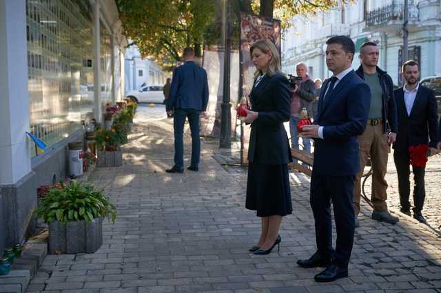 Зеленский перед поездкой на Донетчину почтил память погибших за Украину военных