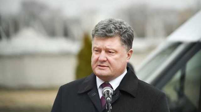 «Нашу армию боится агрессор»: Порошенко поздравил украинских бойцов