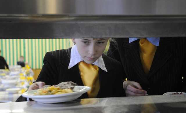 В столичных школах закрыли пищеблоки. Детям негде питаться