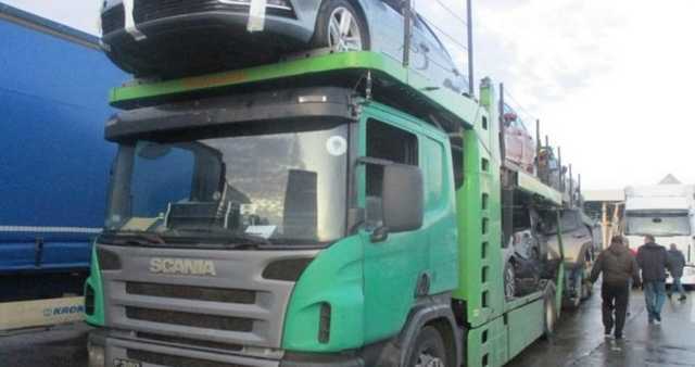 Контрабанда в багажниках битых авто: Нефедов раскрыл креативную мошенническую схему