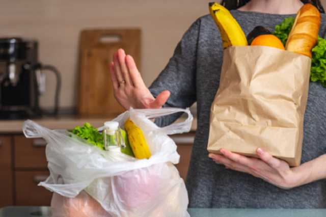 Запрет на пакеты из пластика в Украине: Кабмин выступил решительно "за"