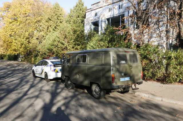 В Киеве нашли накрытый покрывалом разлагающийся труп мужчины