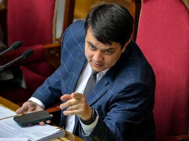 Шифр Разумкова: як «слуги народу» знайшли ефективну заміну «диригуванню» Чечетова у ВР