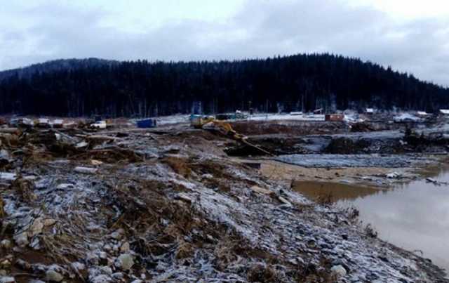 Кількість загиблих внаслідок прориву дамби в РФ зросла до 12 осіб