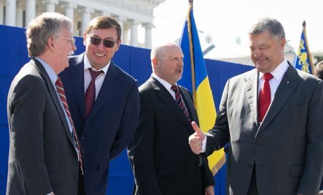 Конфискованные у Януковича деньги разделили Порошенко, Луценко и Турчинов — экс-нардеп