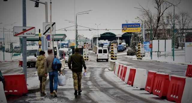 «Унижают по национальности и даже убивают»: Стало известно о жизни украинцев в Польше