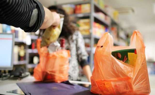 Кабмин запретит пластиковые пакеты в Украине