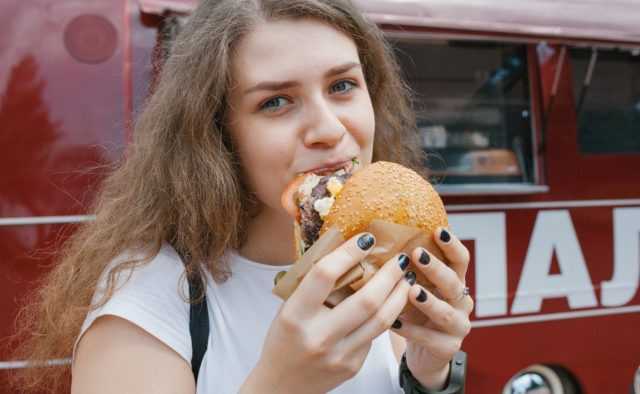 Исследования показали, что украинцы питаются гастрономическим мусором