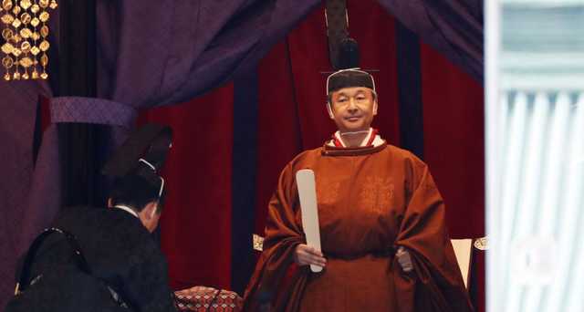 У Японії імператор Нарухіто офіційно зійшов на трон