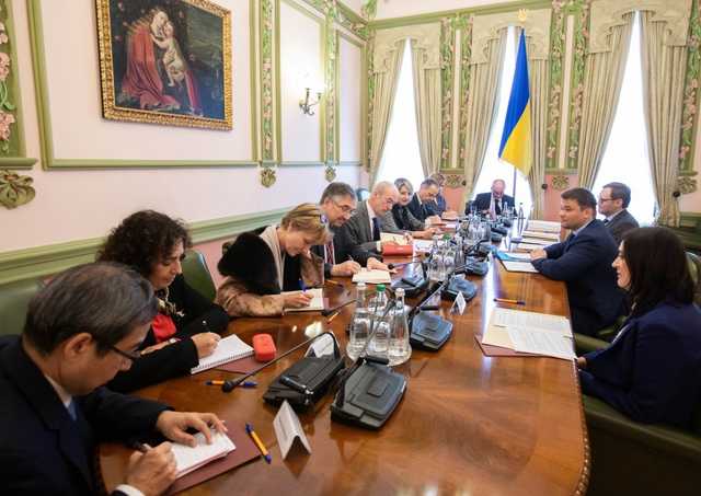 Богдан пообещал послам G7, что возврата Приватбанка Коломойскому не будет