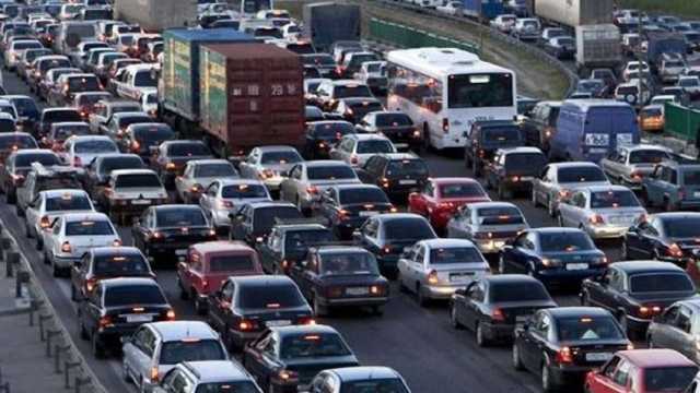 Киев сковали многочисленные вечерние пробки