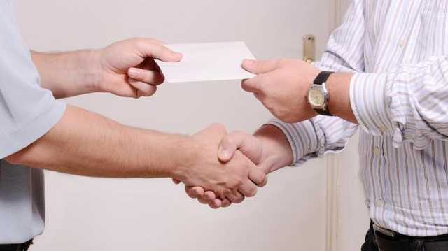 Если «слуги народа» начали получать доплаты в конвертах, то это начало конца — эксперт