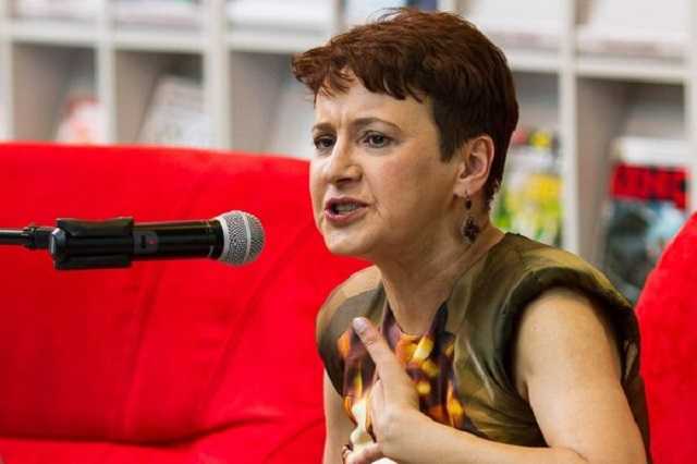 "Нам морочат голову!" Забужко разгромила Зеленского за пресс-марафон