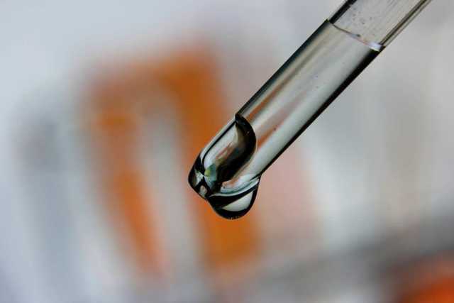 В Киеве мужчина подсыпал клофелин в напитки людей и грабил их