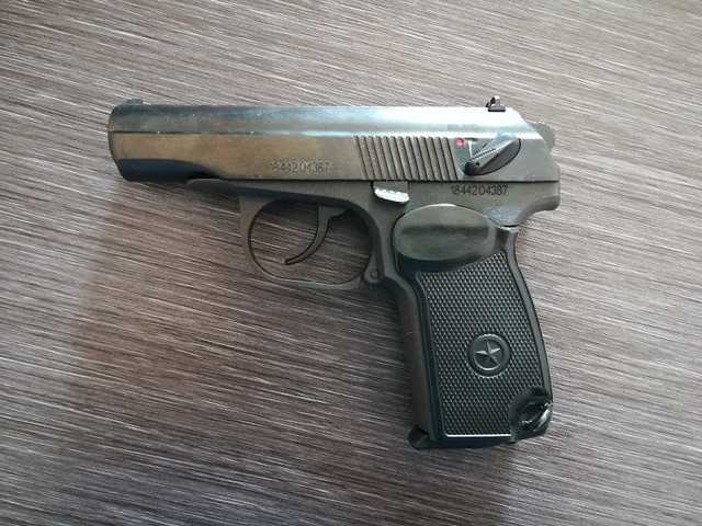 В Днепре заключенный застрелил солдата из пистолета, который ему передали в СИЗО