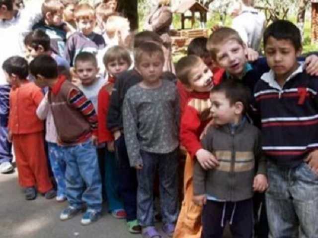 Избивали и мучили детей: в Закарпатье будут судить воспитателя и медсестру детского приюта