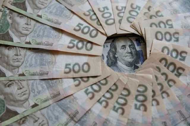 Доллар снова ниже 25: в чем причина и что будет дальше