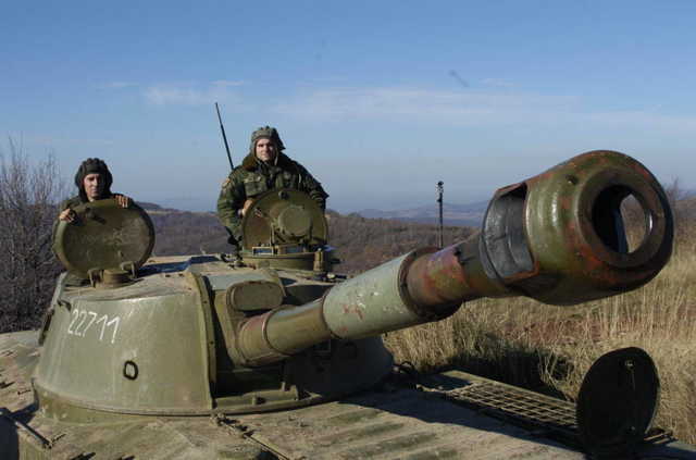 Россия усиливает тяжелой артиллерией и танками оккупационные войска на Донбассе