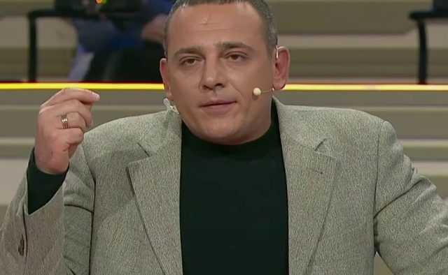 «Слуга народа» Бужанский выступает против закрытия русских школ с 2020 года