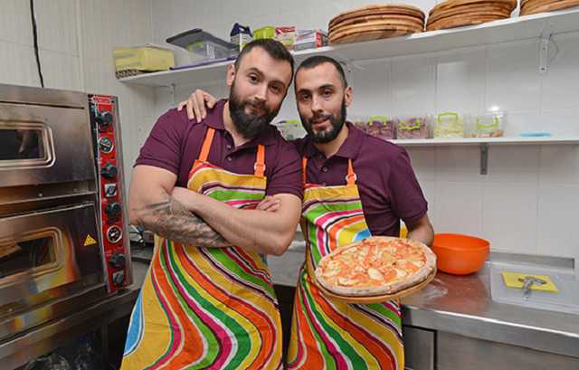 Печерский суд Киева санкционировал обыски в известной пиццерии Pizza Veterano