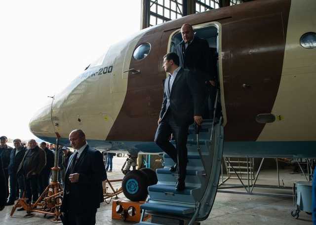 Зеленский пожаловался, что Слугой народа управлять сложно