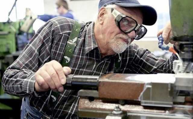 ПФУ объяснил порядок перерасчета соцвыплат для работающих пенсионеров