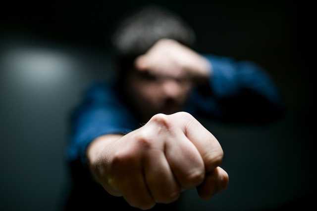 В Днепре подростки жестоко избили мужчину