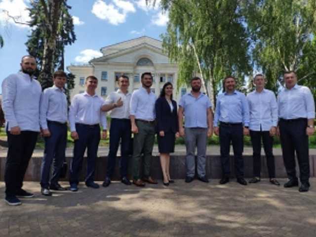 Чернігівський «слуга народу»: округи на виборах в області продавалися Давиденком і Халімоном