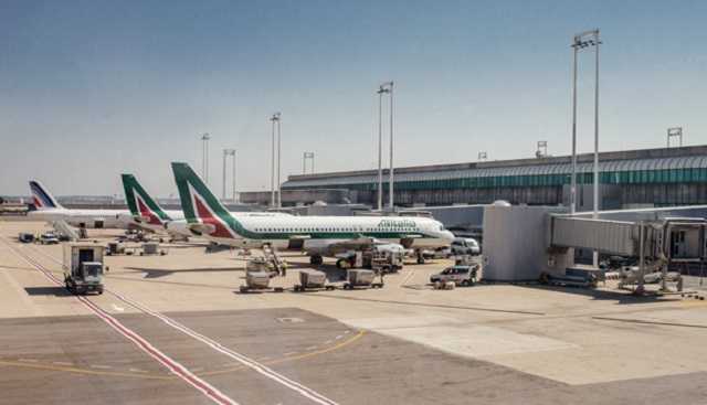 Украинцы застряли в аэропорту Рима и не могут вылететь на родину