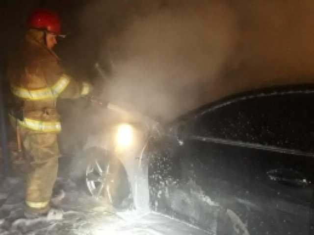 Ночью в центре Мелитополя горел Lexus