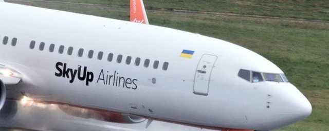 "Пламя и густой дым": Появилось видео аварийной посадки украинского самолета SkyUp в Шарм-эль-Шейхе