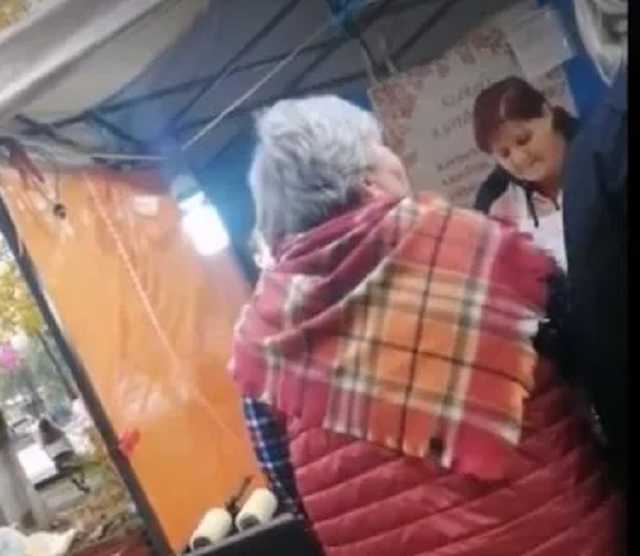 На Закарпатье туристка отчитала продавщицу на фестивале вина из-за венгерского языка