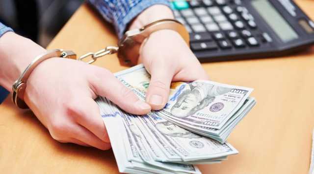 Киевского чиновника уличили в растрате миллиона, выделенного на ремонт школы и детского сада