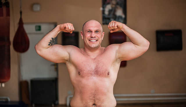 Кива пришел в Раду в костюме Джокера