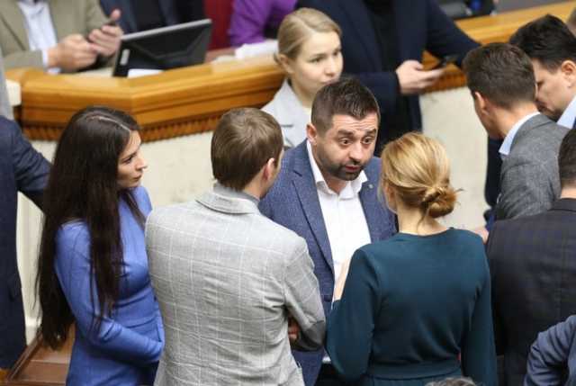 В «Слуге народа» зреют перемены: Арахамия уже всех достал — эксперт