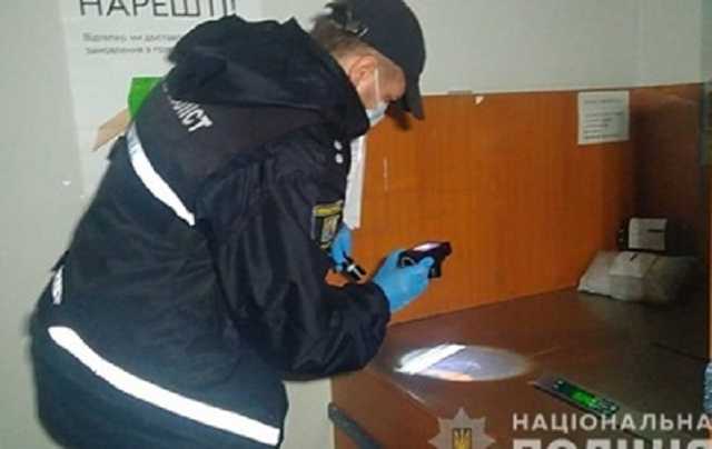 В Киеве мужчина ограбил почту: опубликован фоторобот