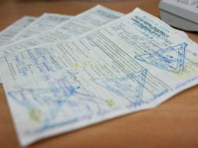 В Кабмине объяснили ситуацию с остановкой выплат декретных и больничных