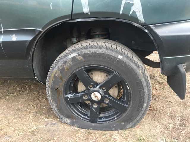 В Харьковской области неизвестные облили кислотой авто замначальника отдела пограничной службы