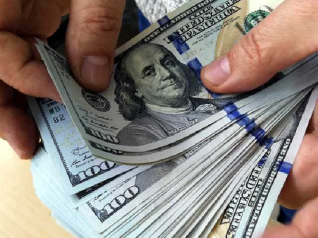 Стало известно, когда доллар подорожает