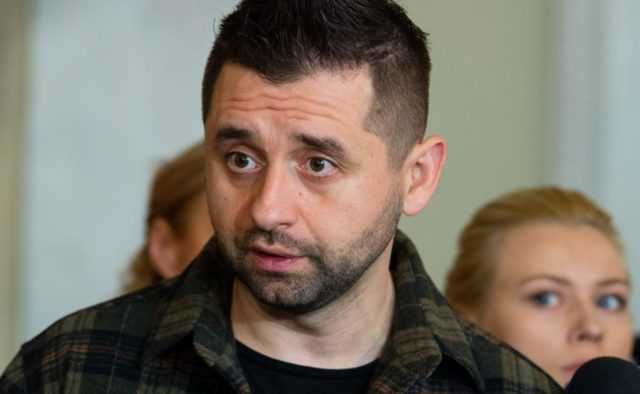 Арахамия признался, как Зеленский реагирует на «проблемных» «слуг народа»