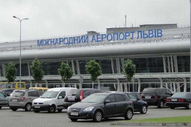 В аэропорту Львова произошло ЧП с пассажирским самолетом