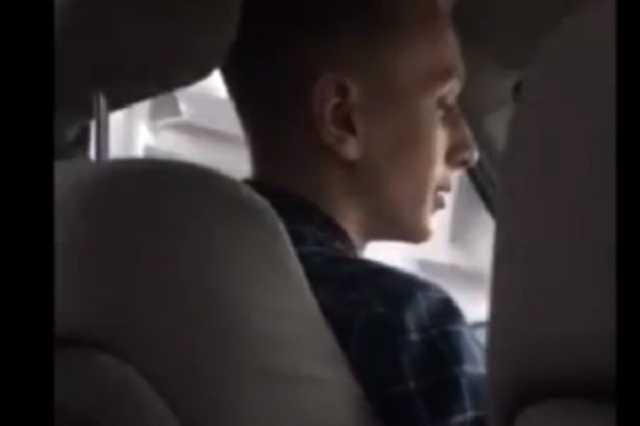 Во Львове маму с ребенком выгнали из такси Uklon из-за автокресла