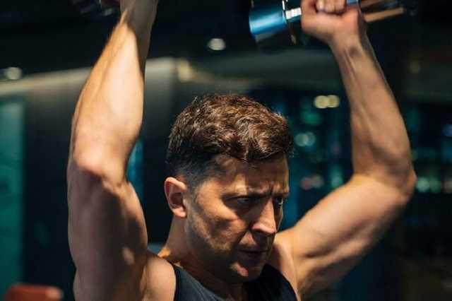 "Не до улыбок!" Зеленский расстроил украинцев новым фото из спортзала