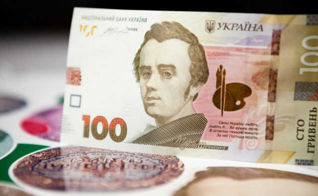 Украинцам назвали сроки, когда выплатят задержанные больничные и декретные