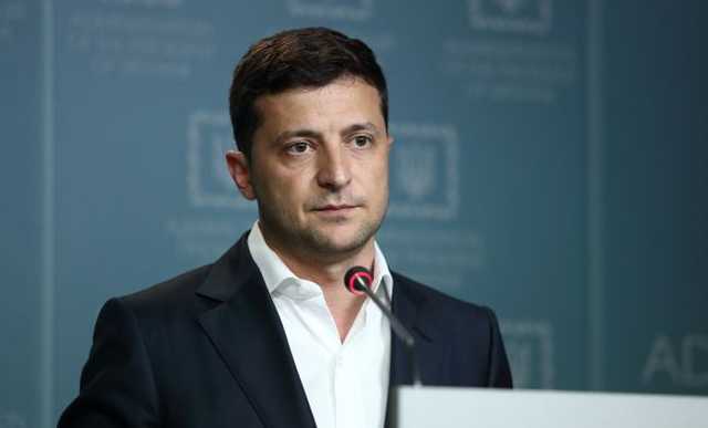 Продажа земли иностранцам: Зеленский пообещал украинцам референдум