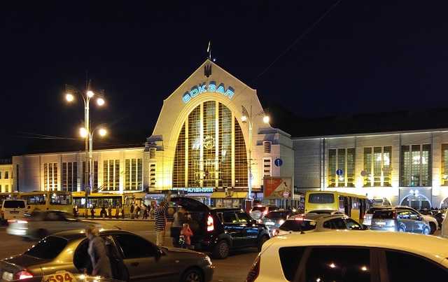 В Киеве внезапно приостановили работу ж/д вокзала