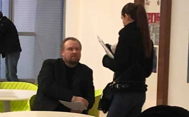 В Киеве задержаны мошенники, торговавшие местами в избирательном списке “Слуги народа”