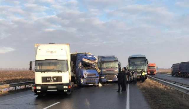 Полиция открыла два уголовных производства по масштабному ДТП на Одесской трассе