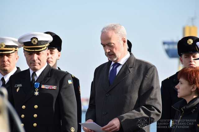 Командующего ВМС Воронченко наградили национальным орденом Франции