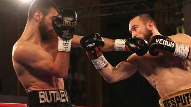 "Печень открыта": Ломаченко позвонил российскому боксеру в ринг и помог победить